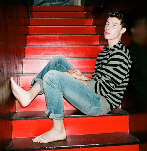 wikifeetmen|Shawn Mendes's Feet << wikiFeet Men.